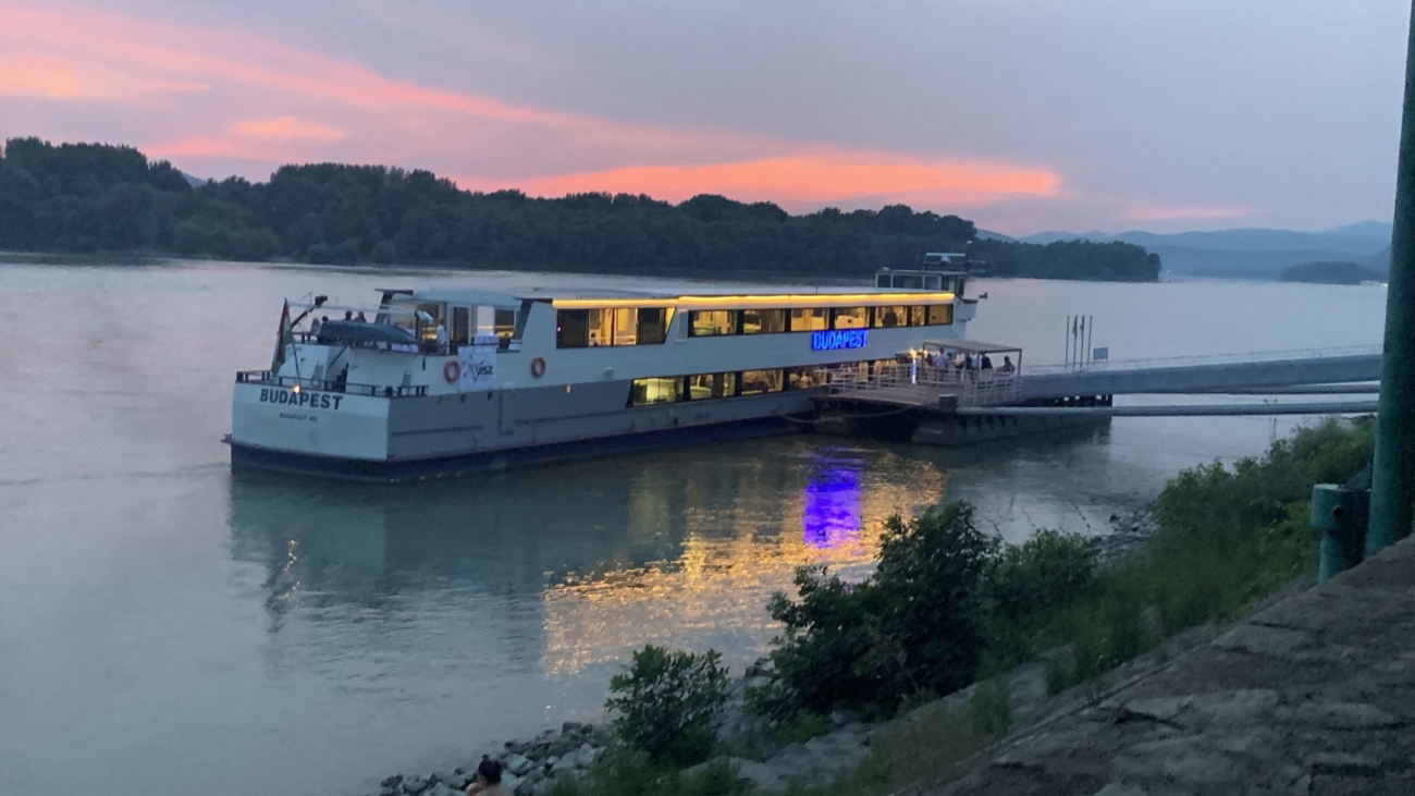 0525591E-DF83-46DB-9A33-1A05E008025B