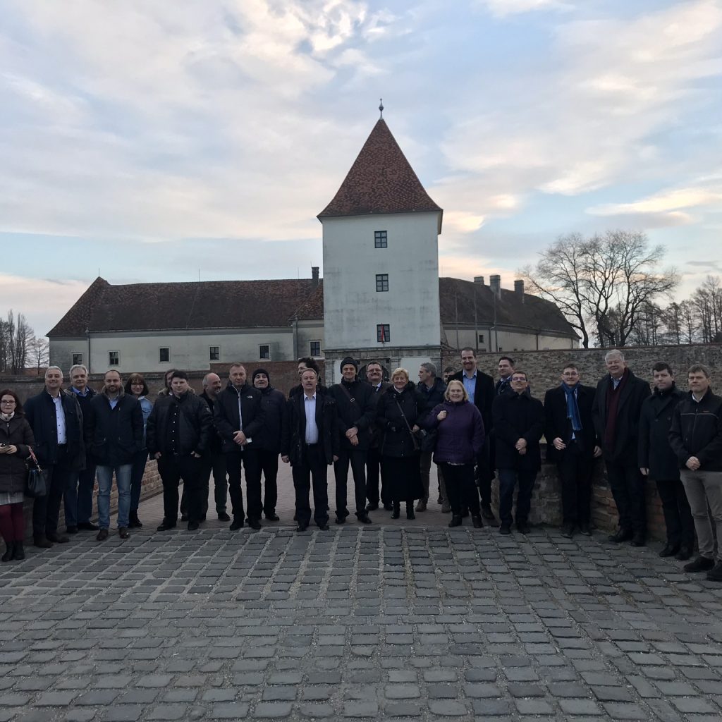 5C0B5EF4-040B-404D-8D5B-5CDDFEC6FB39